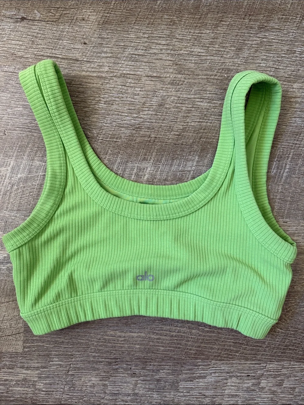 ALO Yoga Wellness Sports Bra Size M